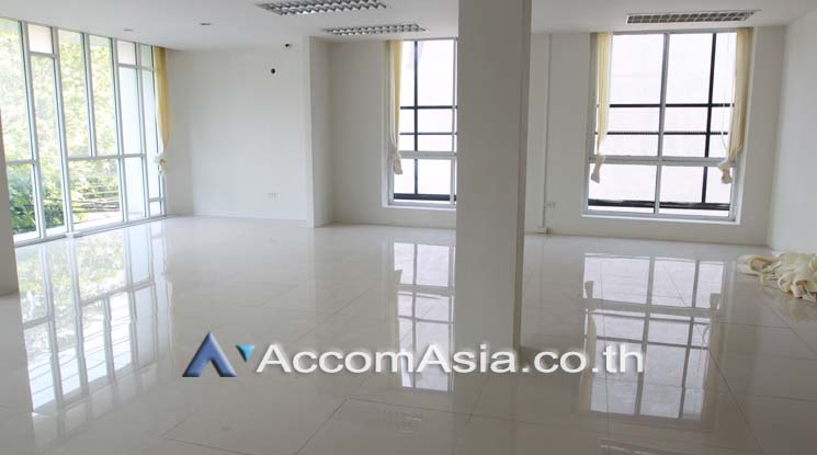 5  Office Space For Rent in Sukhumvit ,Bangkok BTS Phrom Phong AA17079